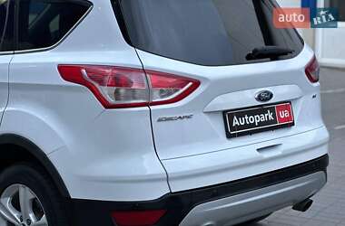 Внедорожник / Кроссовер Ford Escape 2015 в 