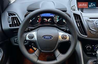 Внедорожник / Кроссовер Ford Escape 2015 в 