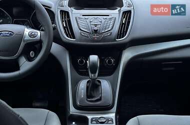 Внедорожник / Кроссовер Ford Escape 2015 в 
