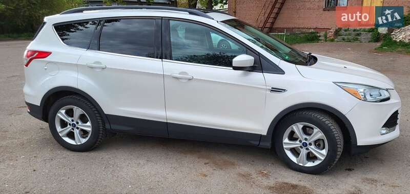 Внедорожник / Кроссовер Ford Escape 2015 в Чернигове