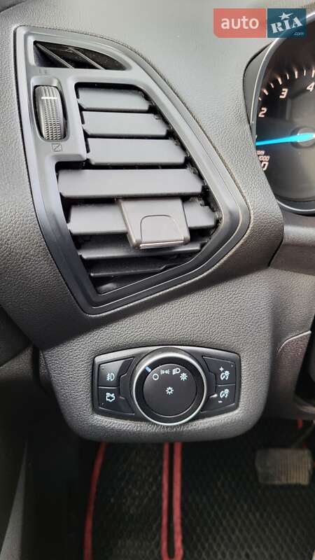 Внедорожник / Кроссовер Ford Escape 2015 в Чернигове