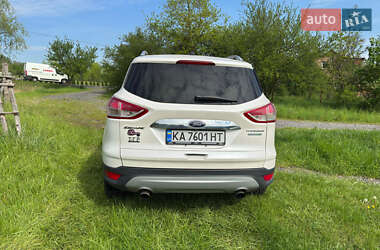 Позашляховик / Кросовер Ford Escape 2015 в 