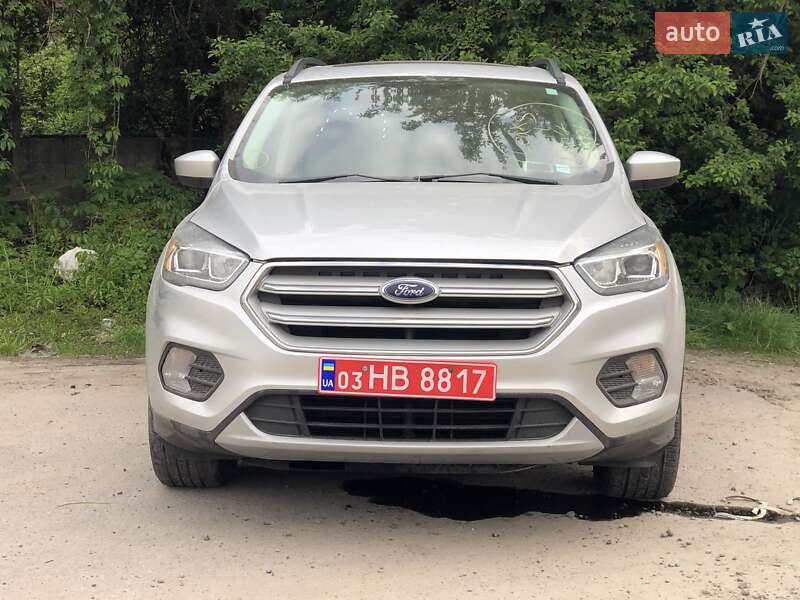 Позашляховик / Кросовер Ford Escape 2016 в Львові
