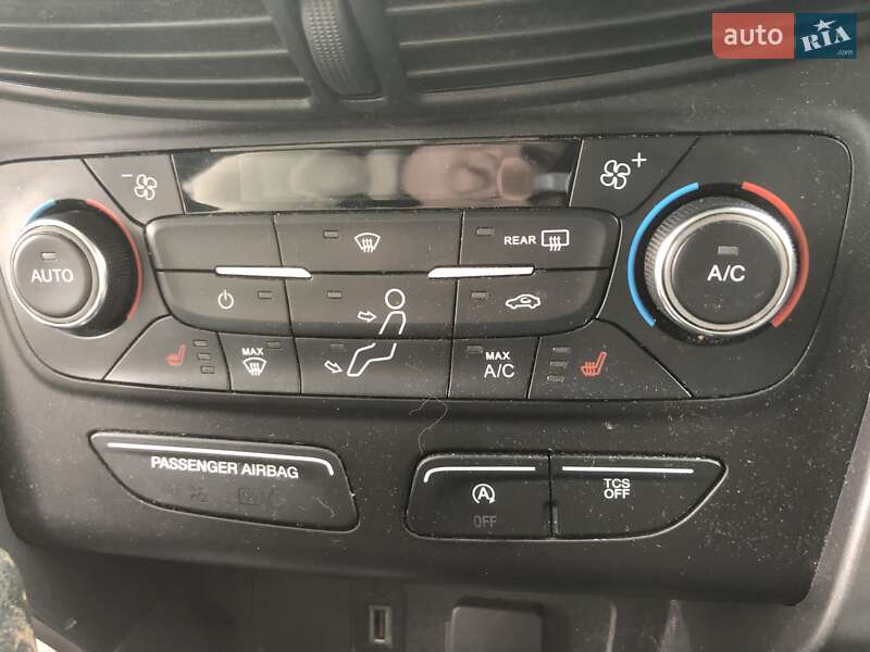 Позашляховик / Кросовер Ford Escape 2016 в Львові