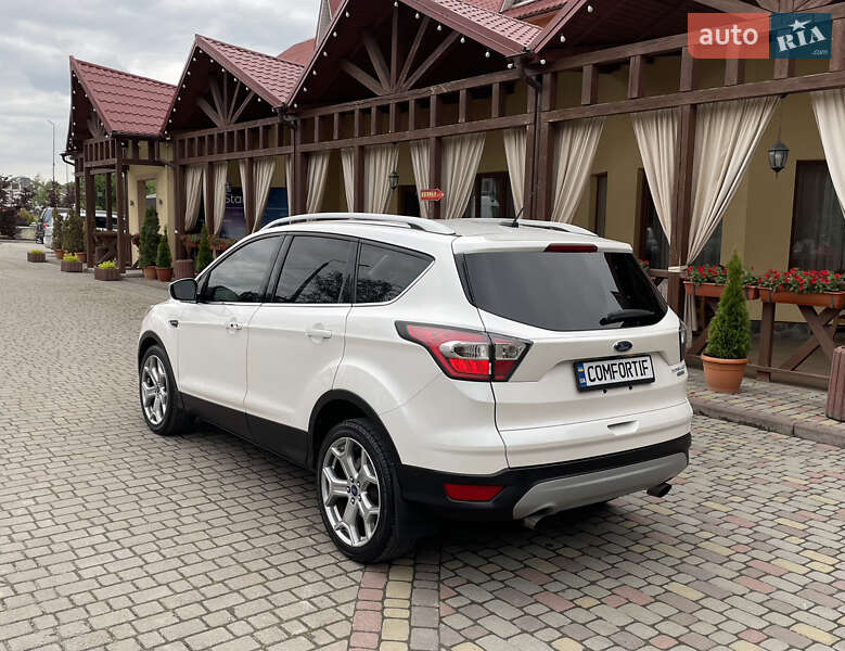 Позашляховик / Кросовер Ford Escape 2017 в Івано-Франківську