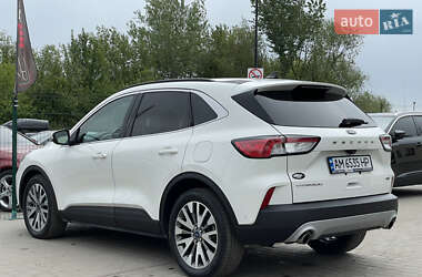 Внедорожник / Кроссовер Ford Escape 2021 в 