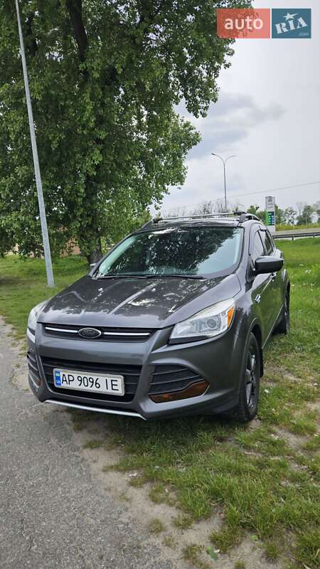 Внедорожник / Кроссовер Ford Escape 2014 в 