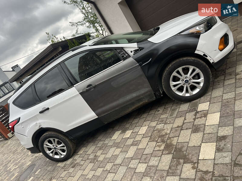 Позашляховик / Кросовер Ford Escape 2018 в Львові