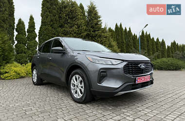 Позашляховик / Кросовер Ford Escape 2023 в 