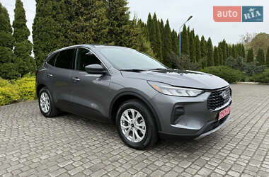 Позашляховик / Кросовер Ford Escape 2023 в 