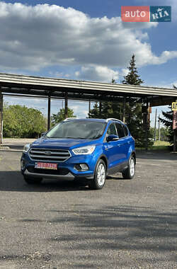 Внедорожник / Кроссовер Ford Escape 2017 в Кривом Роге