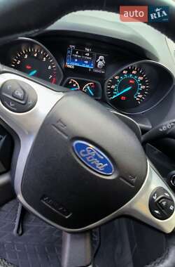 Внедорожник / Кроссовер Ford Escape 2015 в 