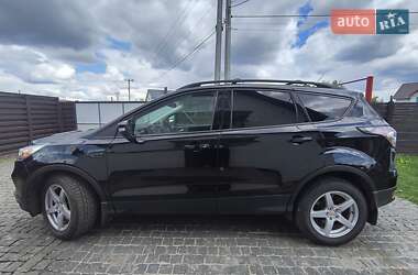 Внедорожник / Кроссовер Ford Escape 2017 в 
