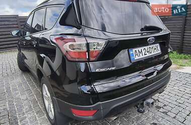Внедорожник / Кроссовер Ford Escape 2017 в 