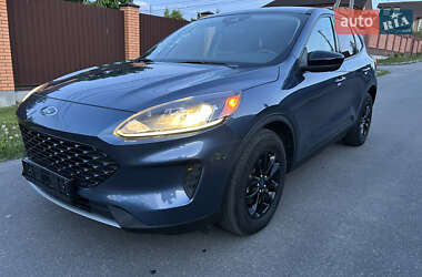 Внедорожник / Кроссовер Ford Escape 2020 в 