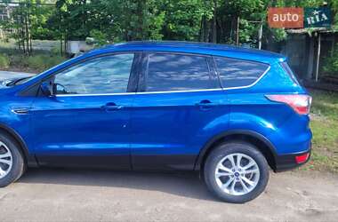 Внедорожник / Кроссовер Ford Escape 2016 в 