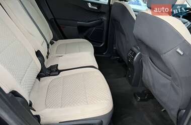 Внедорожник / Кроссовер Ford Escape 2020 в 
