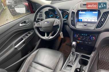 Позашляховик / Кросовер Ford Escape 2016 в 