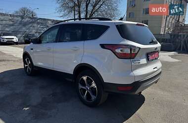 Позашляховик / Кросовер Ford Escape 2017 в 
