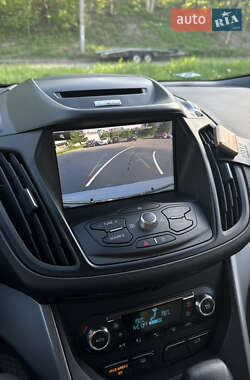 Внедорожник / Кроссовер Ford Escape 2015 в 
