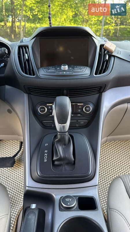 Внедорожник / Кроссовер Ford Escape 2015 в Львове