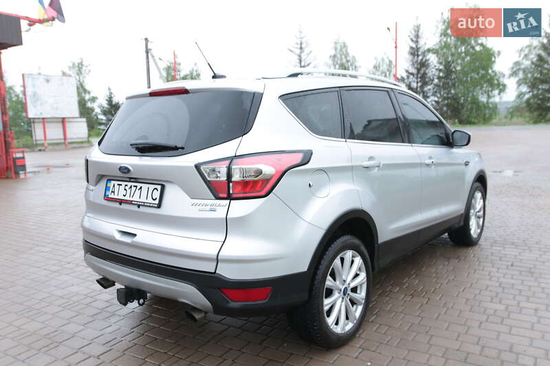 Внедорожник / Кроссовер Ford Escape 2017 в Ивано-Франковске
