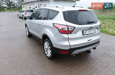 Внедорожник / Кроссовер Ford Escape 2017 в 