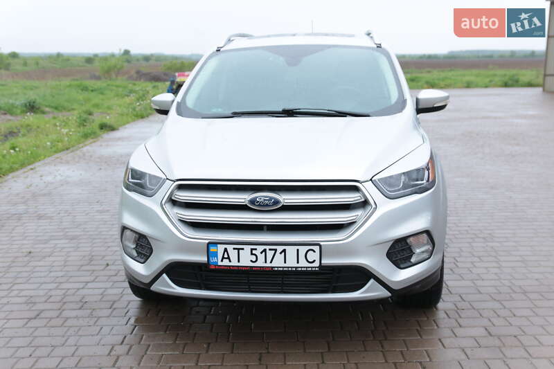 Внедорожник / Кроссовер Ford Escape 2017 в Ивано-Франковске