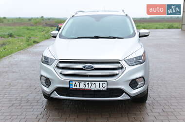 Внедорожник / Кроссовер Ford Escape 2017 в 