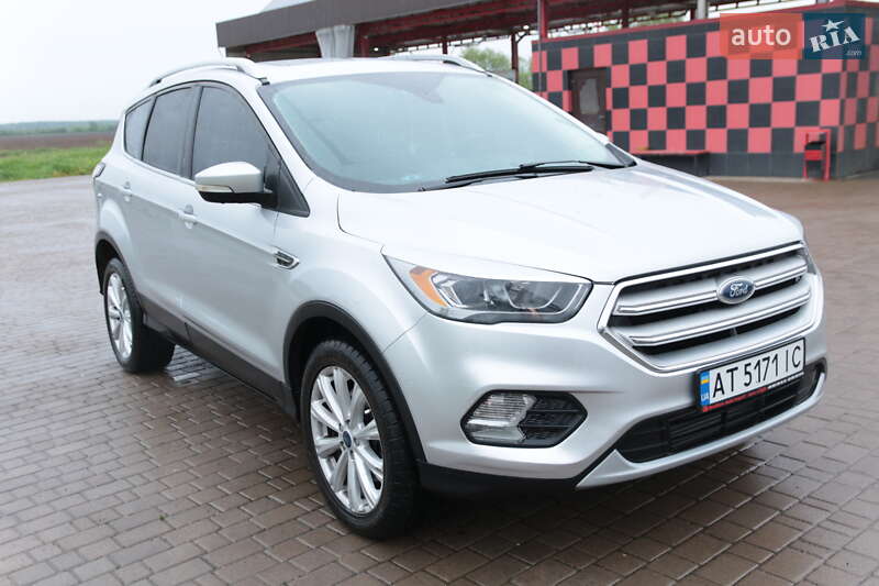 Внедорожник / Кроссовер Ford Escape 2017 в Ивано-Франковске