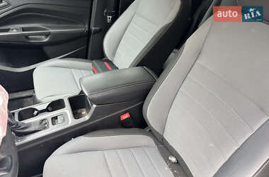 Позашляховик / Кросовер Ford Escape 2019 в 