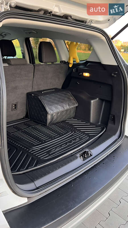 Позашляховик / Кросовер Ford Escape 2016 в Рівному