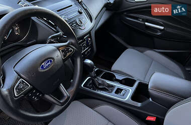 Позашляховик / Кросовер Ford Escape 2016 в Рівному