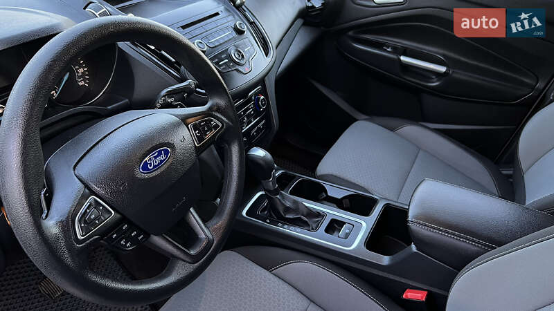 Позашляховик / Кросовер Ford Escape 2016 в Рівному