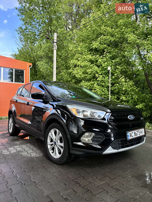 Внедорожник / Кроссовер Ford Escape 2016 в 