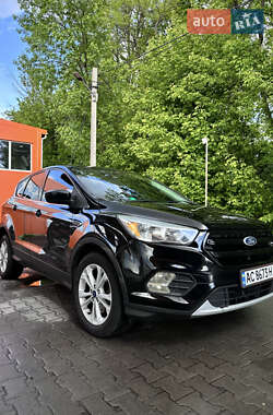Внедорожник / Кроссовер Ford Escape 2016 в 