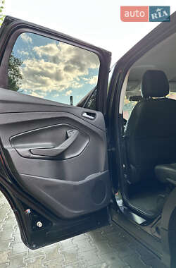 Внедорожник / Кроссовер Ford Escape 2016 в 