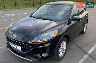 Позашляховик / Кросовер Ford Escape 2020 в 