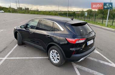 Позашляховик / Кросовер Ford Escape 2020 в 