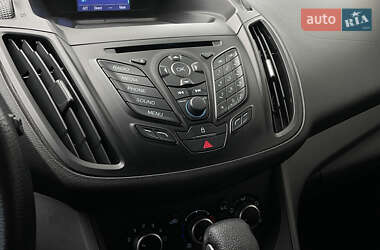 Внедорожник / Кроссовер Ford Escape 2015 в 