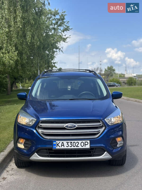 Внедорожник / Кроссовер Ford Escape 2018 в Киеве