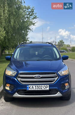 Внедорожник / Кроссовер Ford Escape 2018 в 