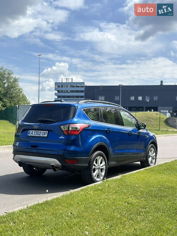 Внедорожник / Кроссовер Ford Escape 2018 в Киеве