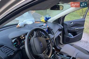 Внедорожник / Кроссовер Ford Escape 2017 в 