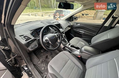 Позашляховик / Кросовер Ford Escape 2013 в 