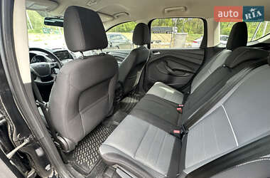 Позашляховик / Кросовер Ford Escape 2013 в 