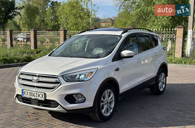 Внедорожник / Кроссовер Ford Escape 2017 в 