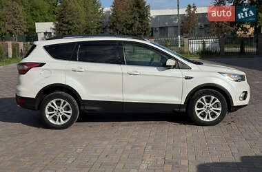 Внедорожник / Кроссовер Ford Escape 2017 в 