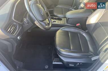 Позашляховик / Кросовер Ford Escape 2020 в 