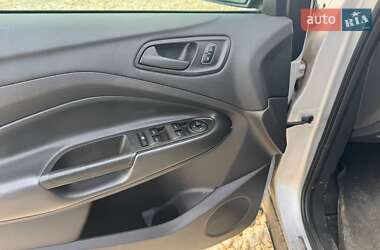 Внедорожник / Кроссовер Ford Escape 2016 в 